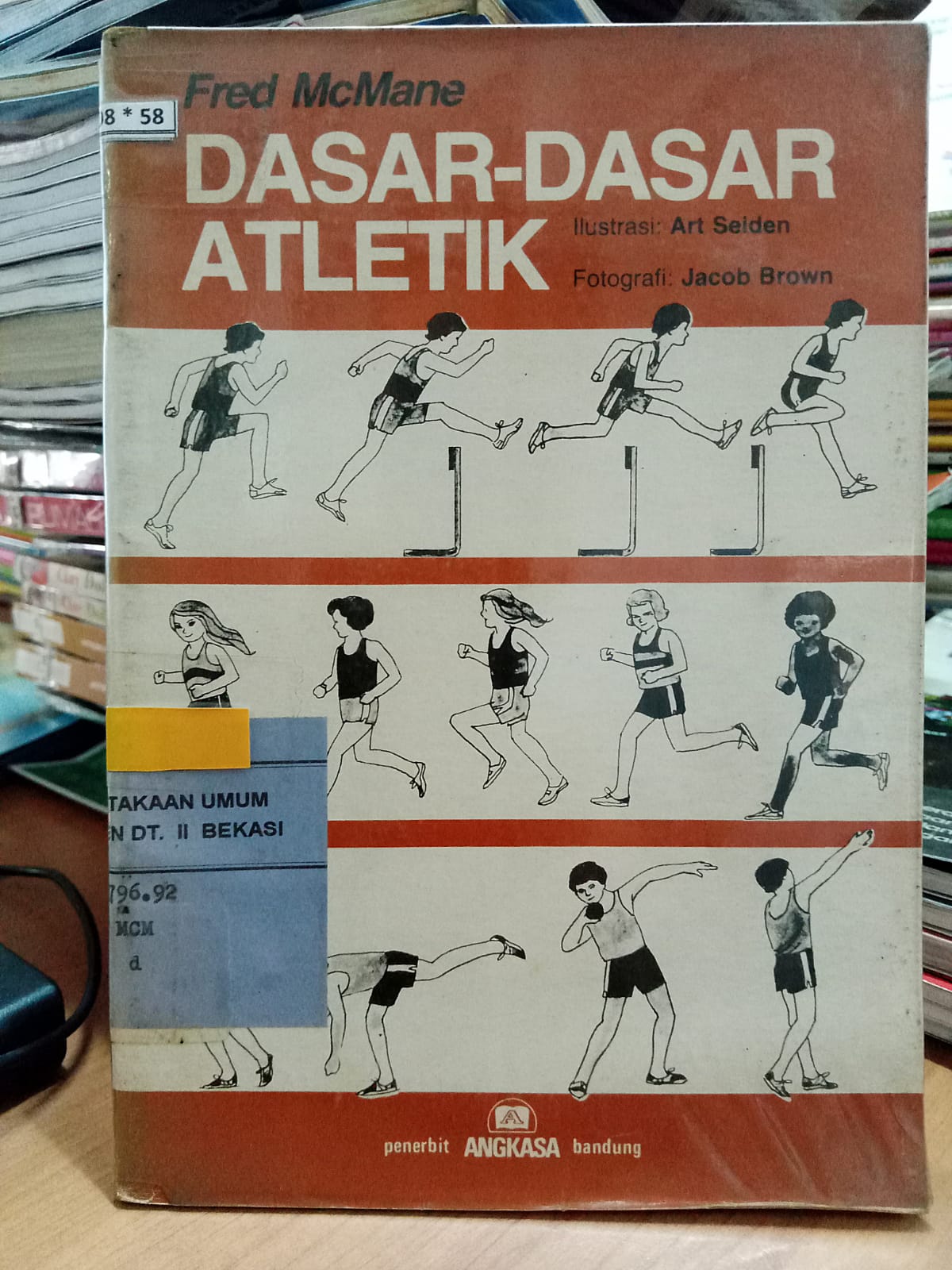 Sampul Dasar-dasar Atletik / Fred McMane