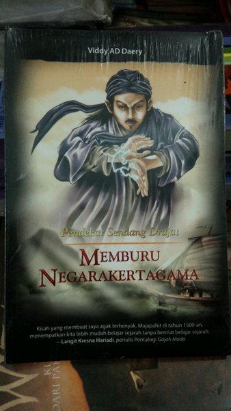 Sampul pendekar Sendang Drajat : memburu Negarakertagama / Viddy AD Daery ; editor, D. Kurniawan