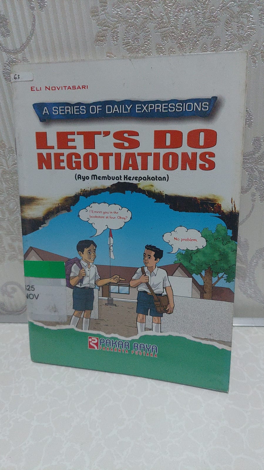 Sampul Let's Do Negotiations :  A Series of Dailly Expressions (Ayo Membuat Percakapan) / Eli Novitasari