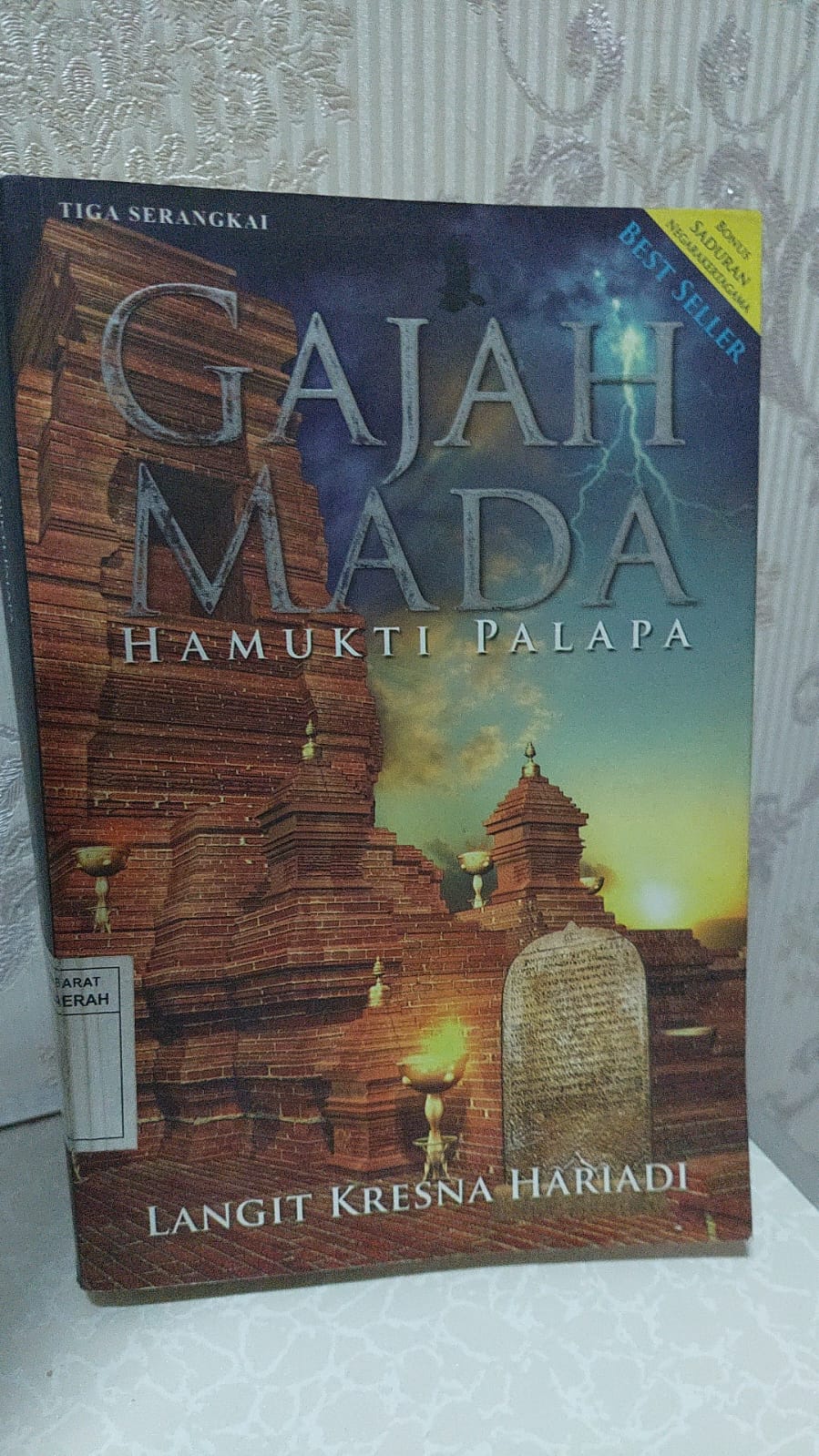 Cover Gajah Mada :  Hamukti Palapa / Langit Kresna Hariadi
