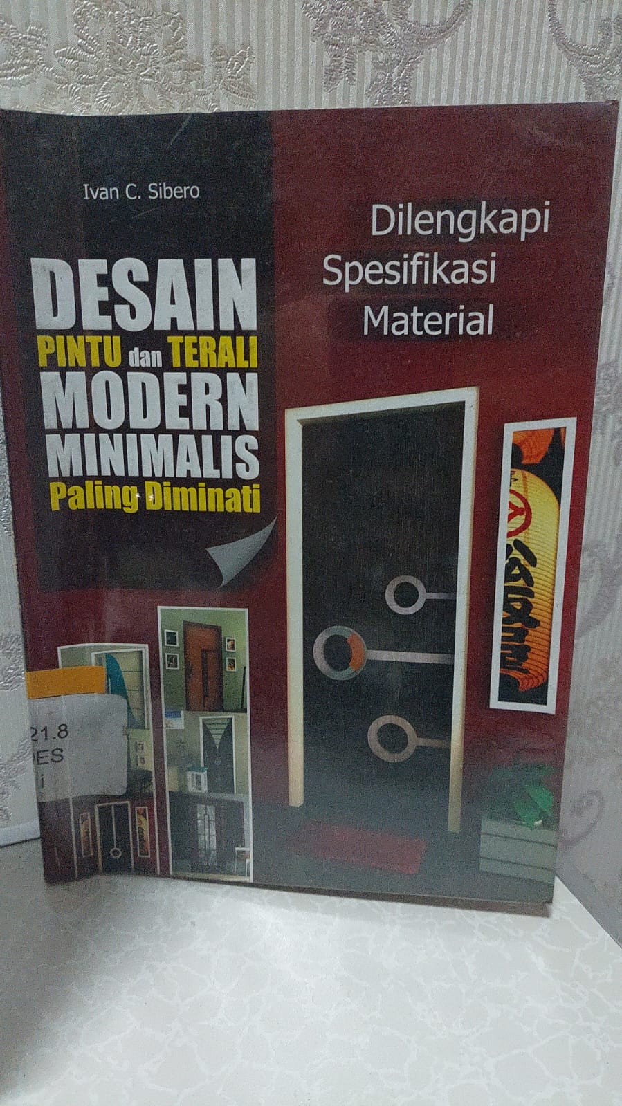 Cover Desain Pintu dan Terali Modern - Minimal Paling Diminati / Ivan C. Sibero