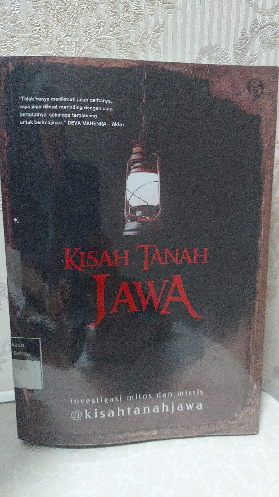 Sampul Kisah Tanah Jawa / Mada Zidan