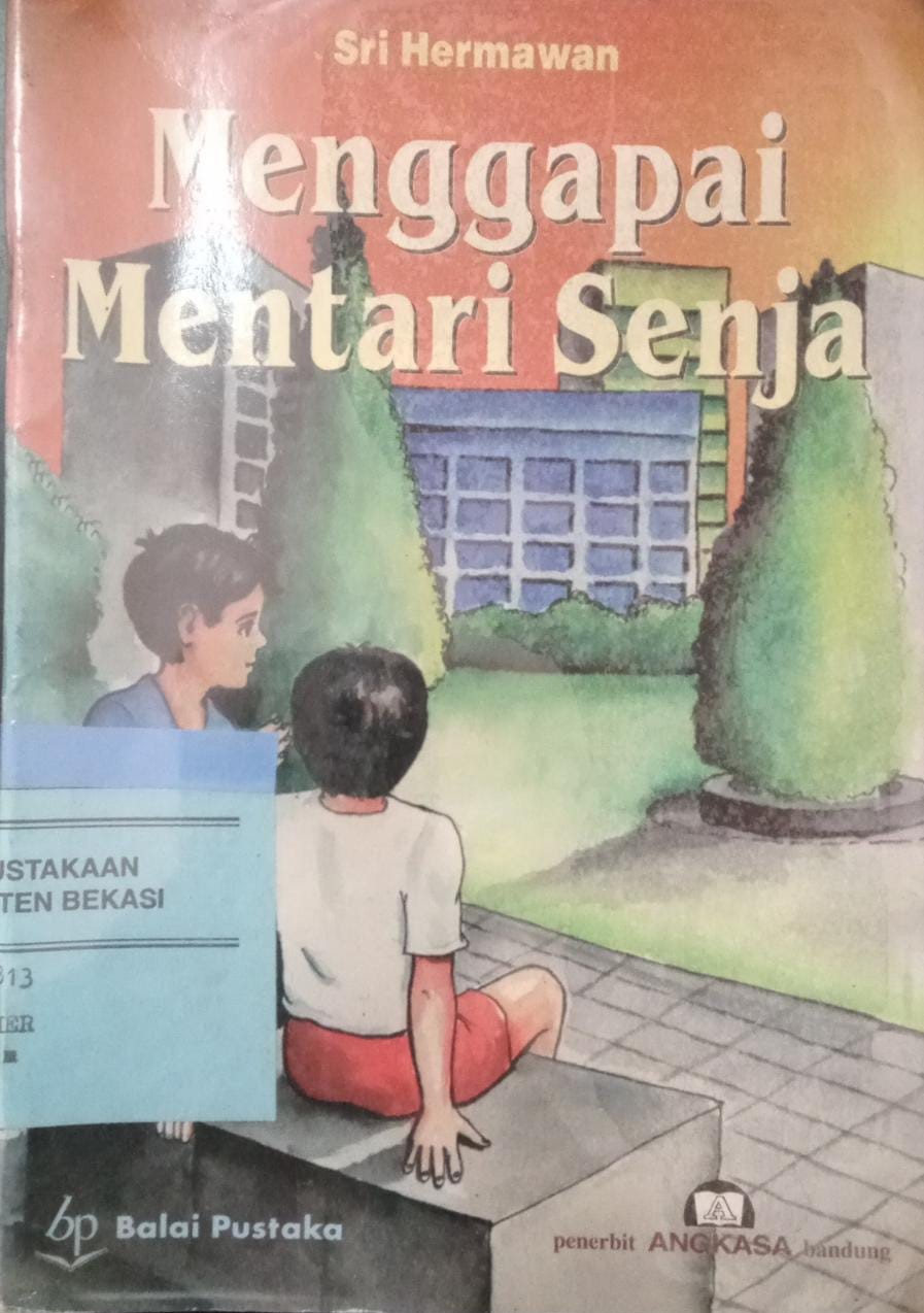 Sampul Menggapai mentari senja / Sri Hermawan