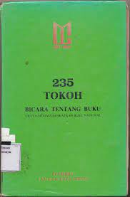 Sampul 235 Tokoh bicara tentang buku / Yayasan data Group