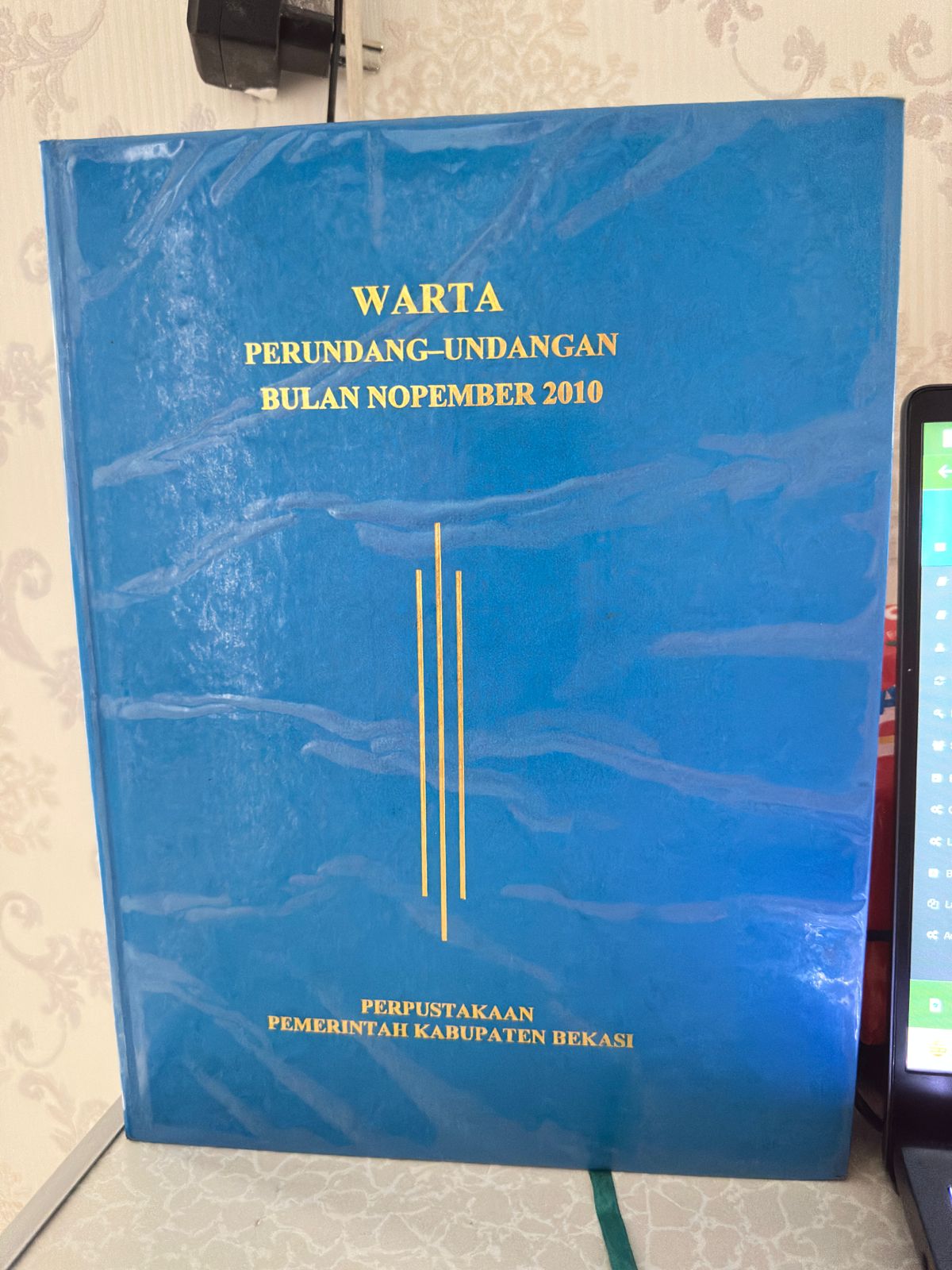 Sampul Warta Perundang-Undangan Bulan Nopember Tahun 2010 Edisi 3012 / Ahmad Mukhlis Yusuf