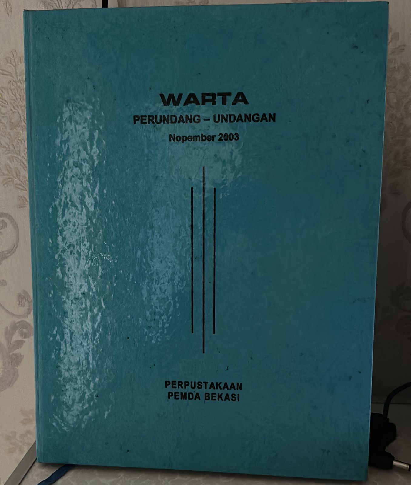 Sampul Warta Perundang-Undangan Bulan Nopember Tahun 2003 Edisi 2305/ TH.XXI / Mohamad Sobary