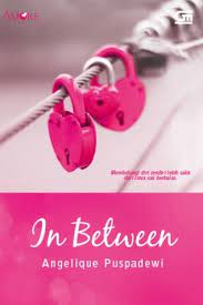 Sampul In between / Angelique Puspadewi