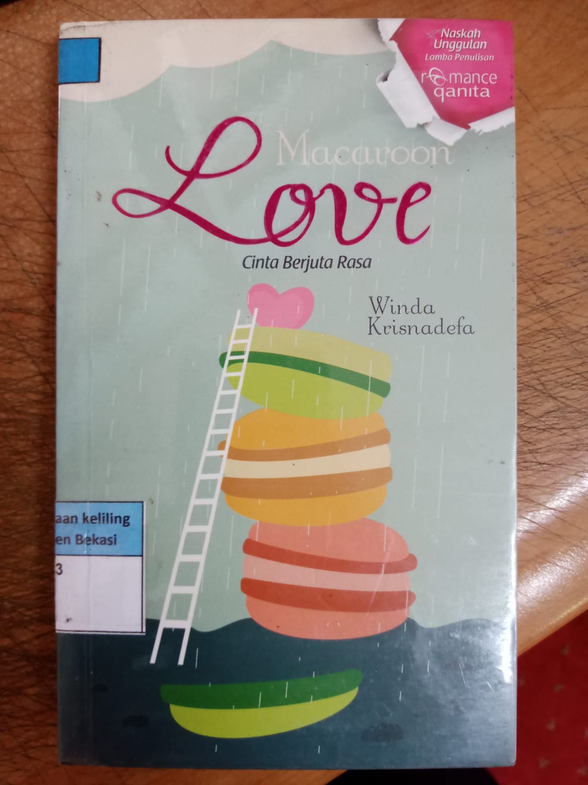 Sampul Macaroon Love : Cinta Berjuta Rasa / Winda Krisnadefa