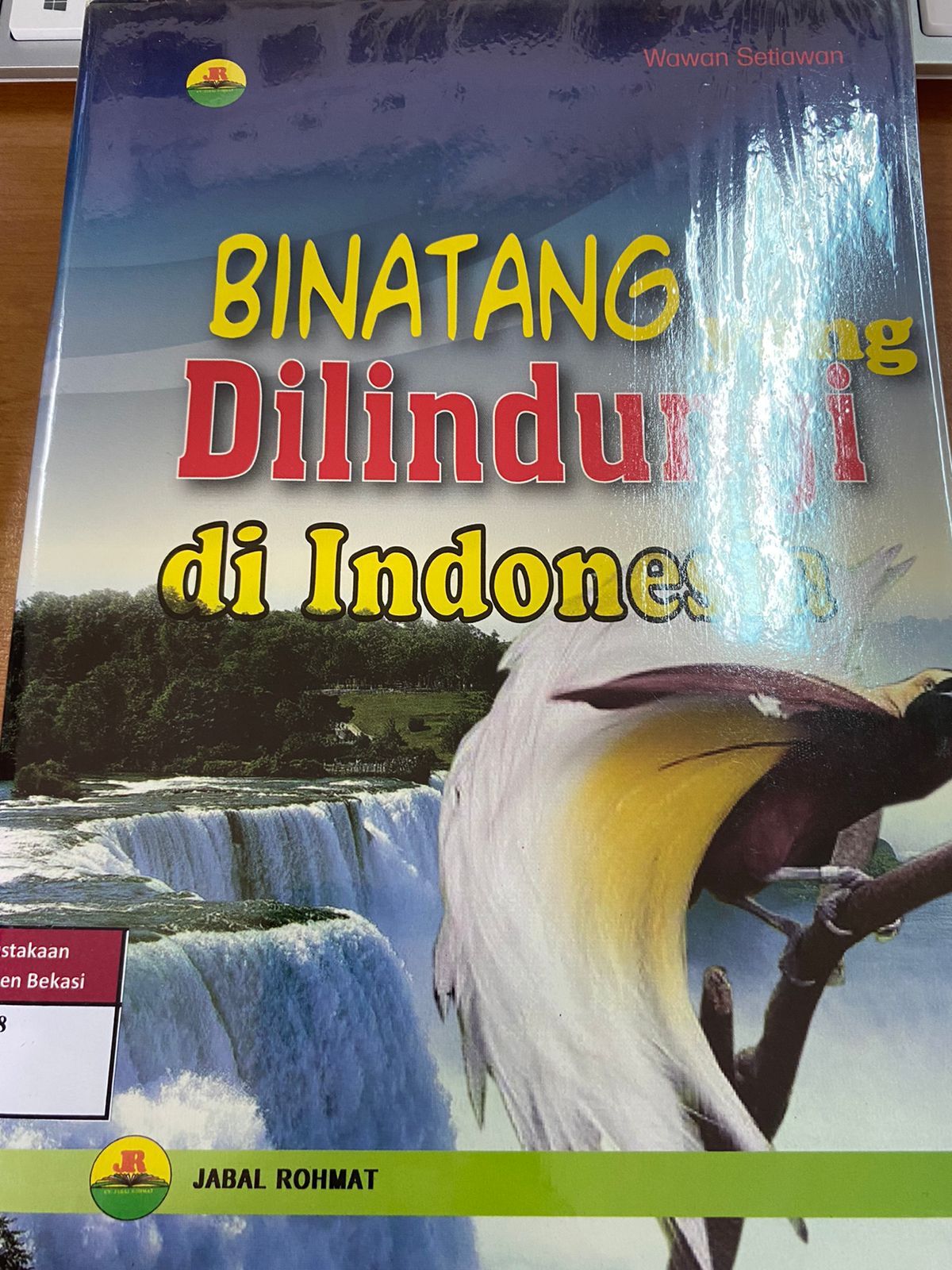 Sampul Binatang yang dilindungi di indonesia / Wawan setiawan