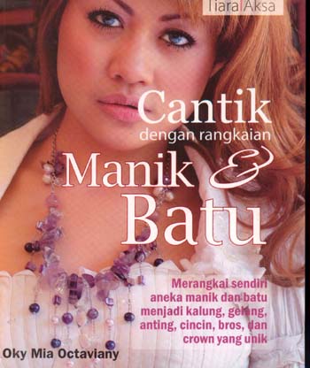 Cover Cantik dengan rangkaian manik & batu / Oki Mia Octaviany