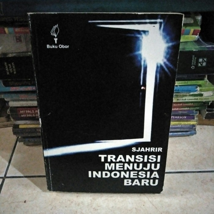 Sampul Transisi menuju indonesia baru / Sjahrir