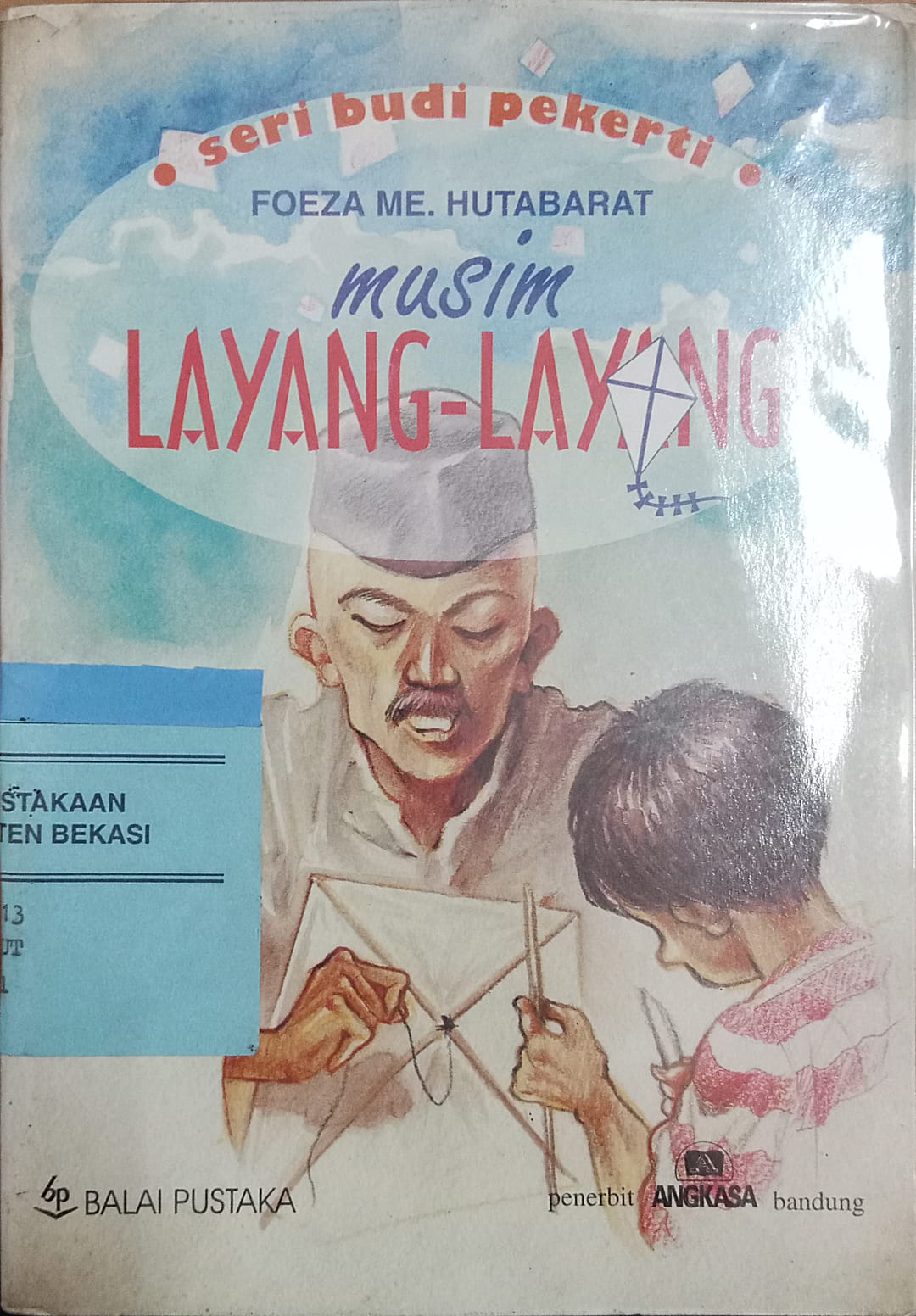 Sampul Musim Layang-Layang / Hutabarat
