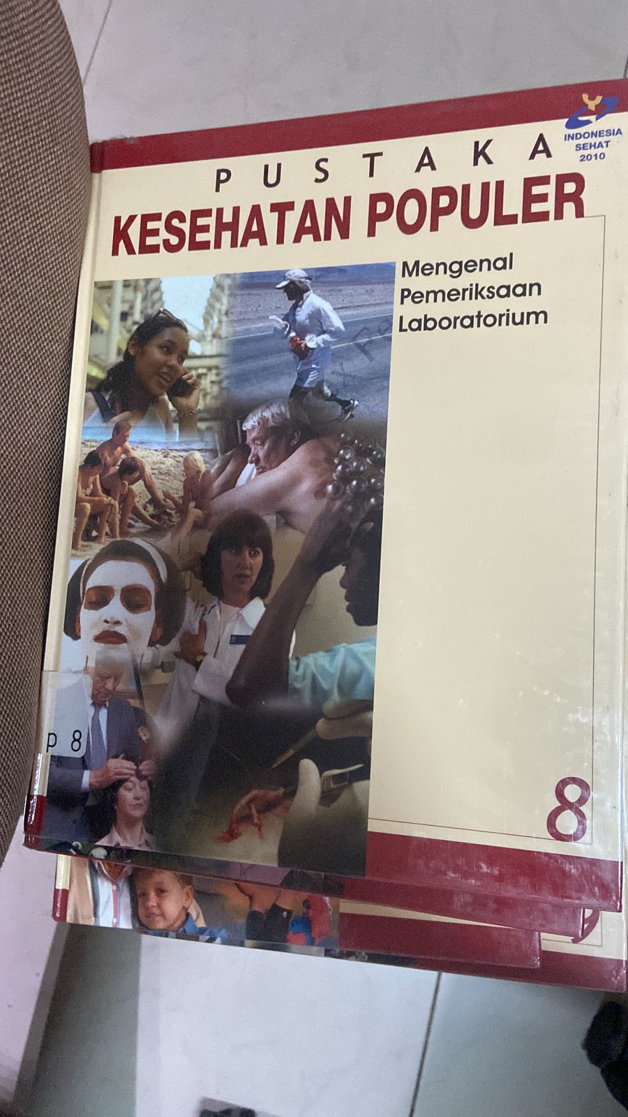 Sampul Kesehatan populer Dokter keluarga. :  JILID 8 / Anastasia Y