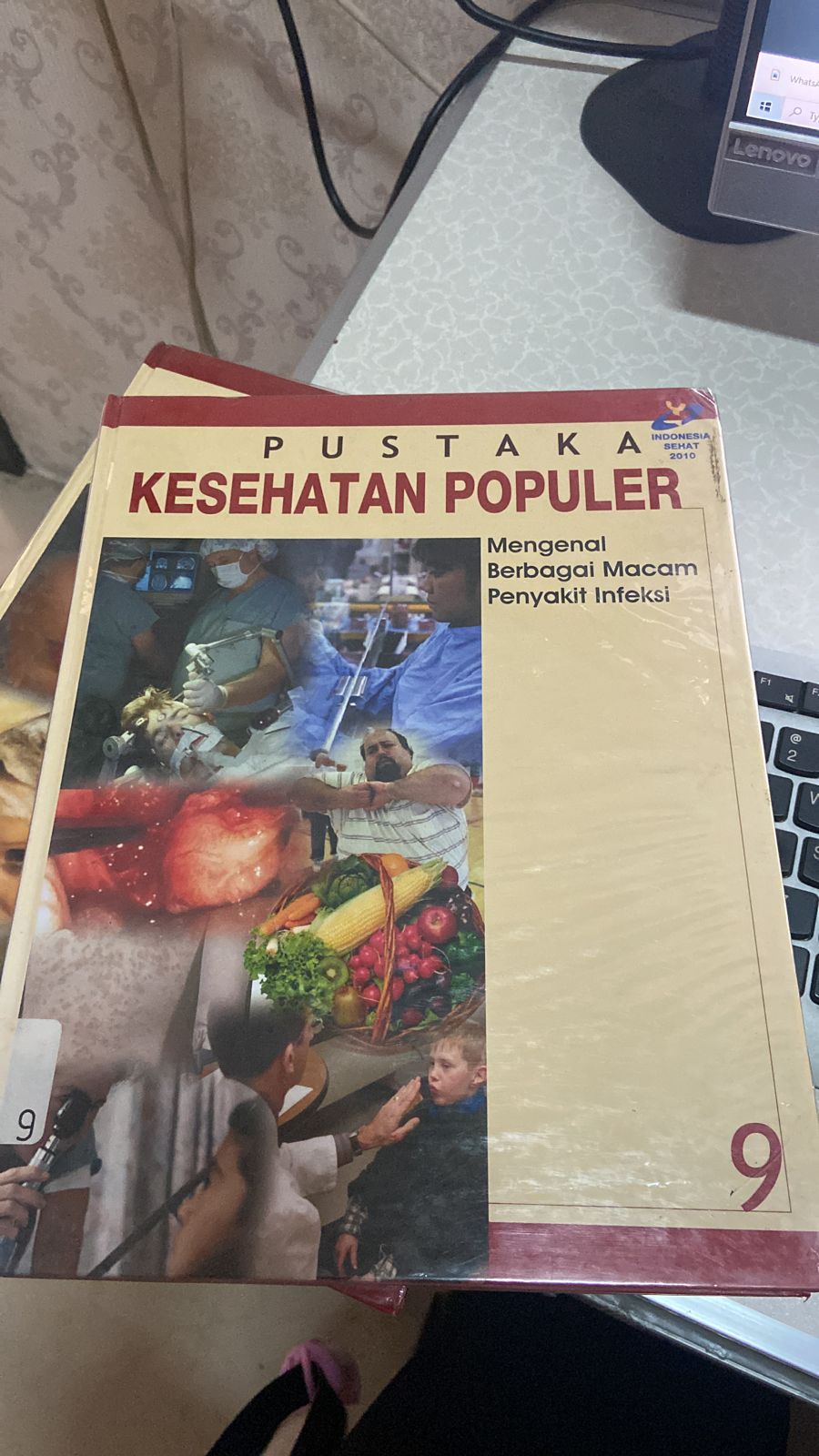 Sampul Kesehatan populer Dokter keluarga., :  jilid 9 / Anastasia Y