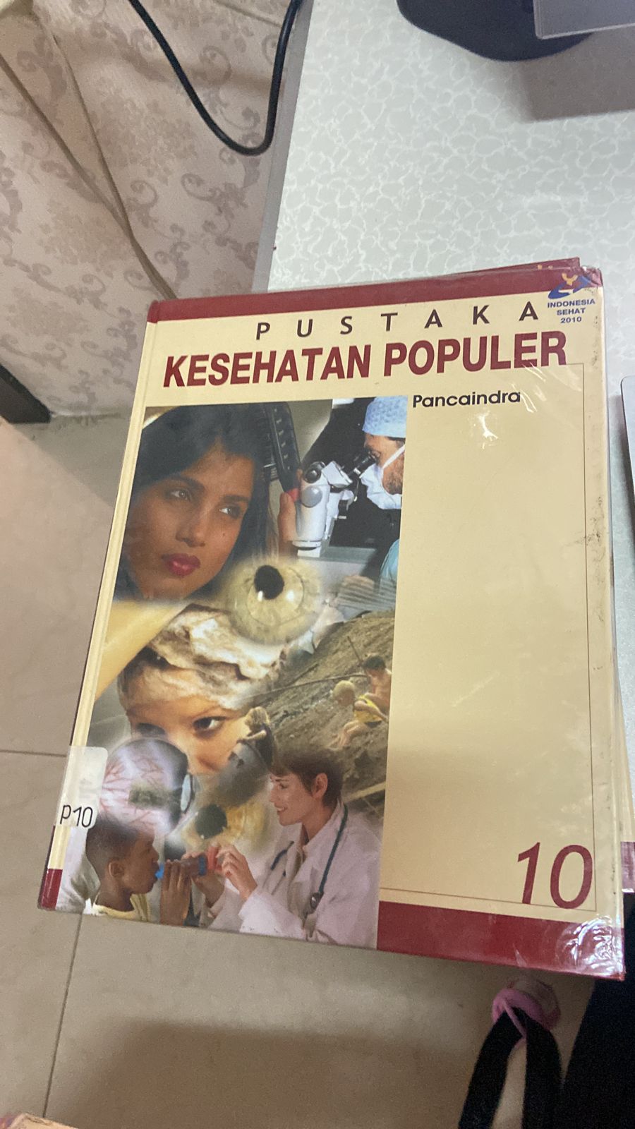 Sampul Kesehatan populer Dokter keluarga,. :  jilid 10 / Anastasia Y