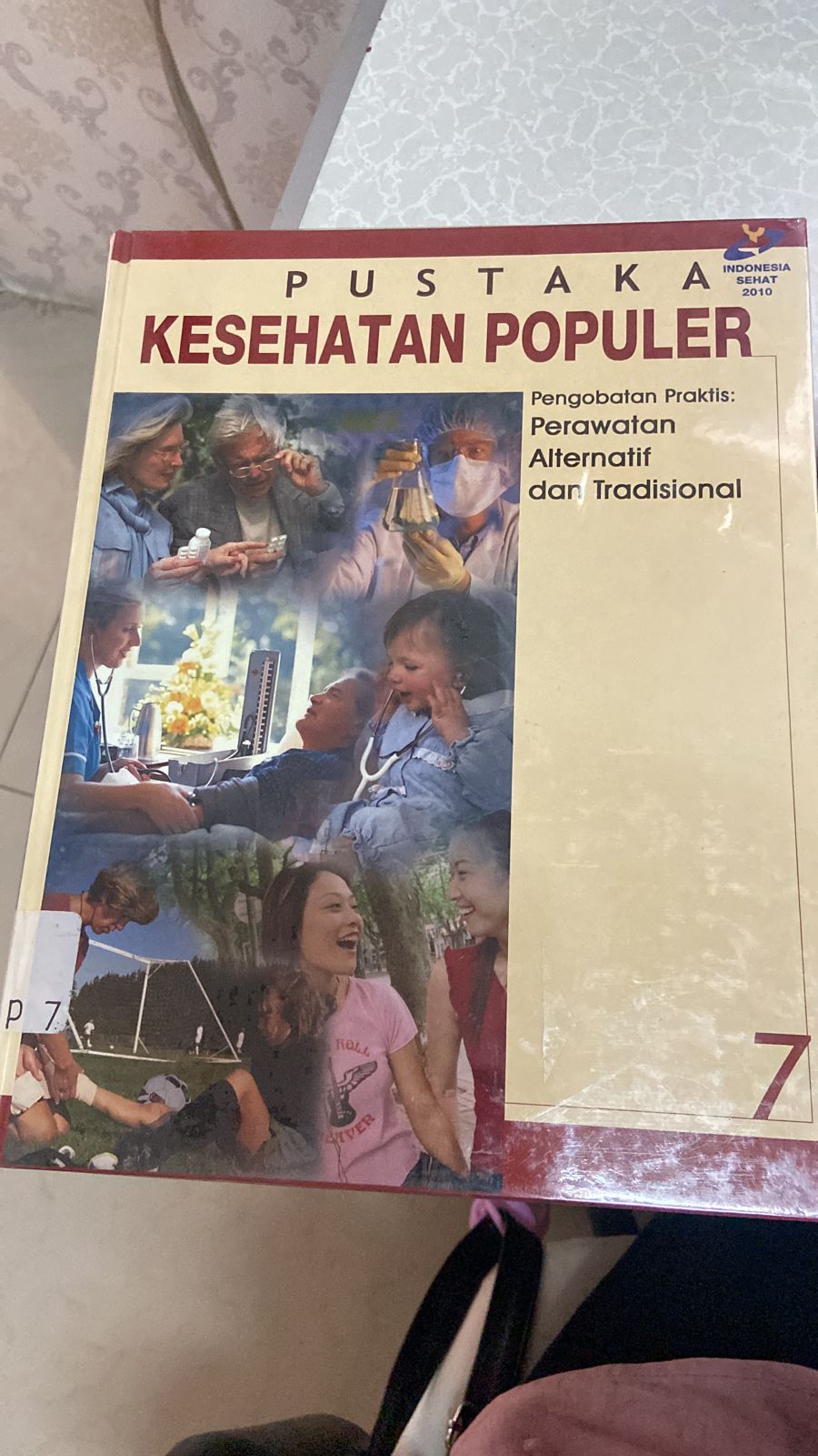 Sampul Kesehatan populer Dokter keluarga;. :  JILID 7 / Anastasia Y