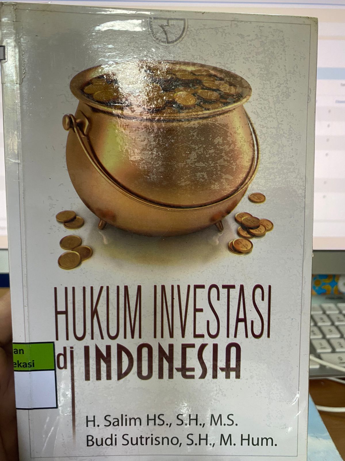 Sampul HUKUM INVESTASI DI INDONESIA / SALIM