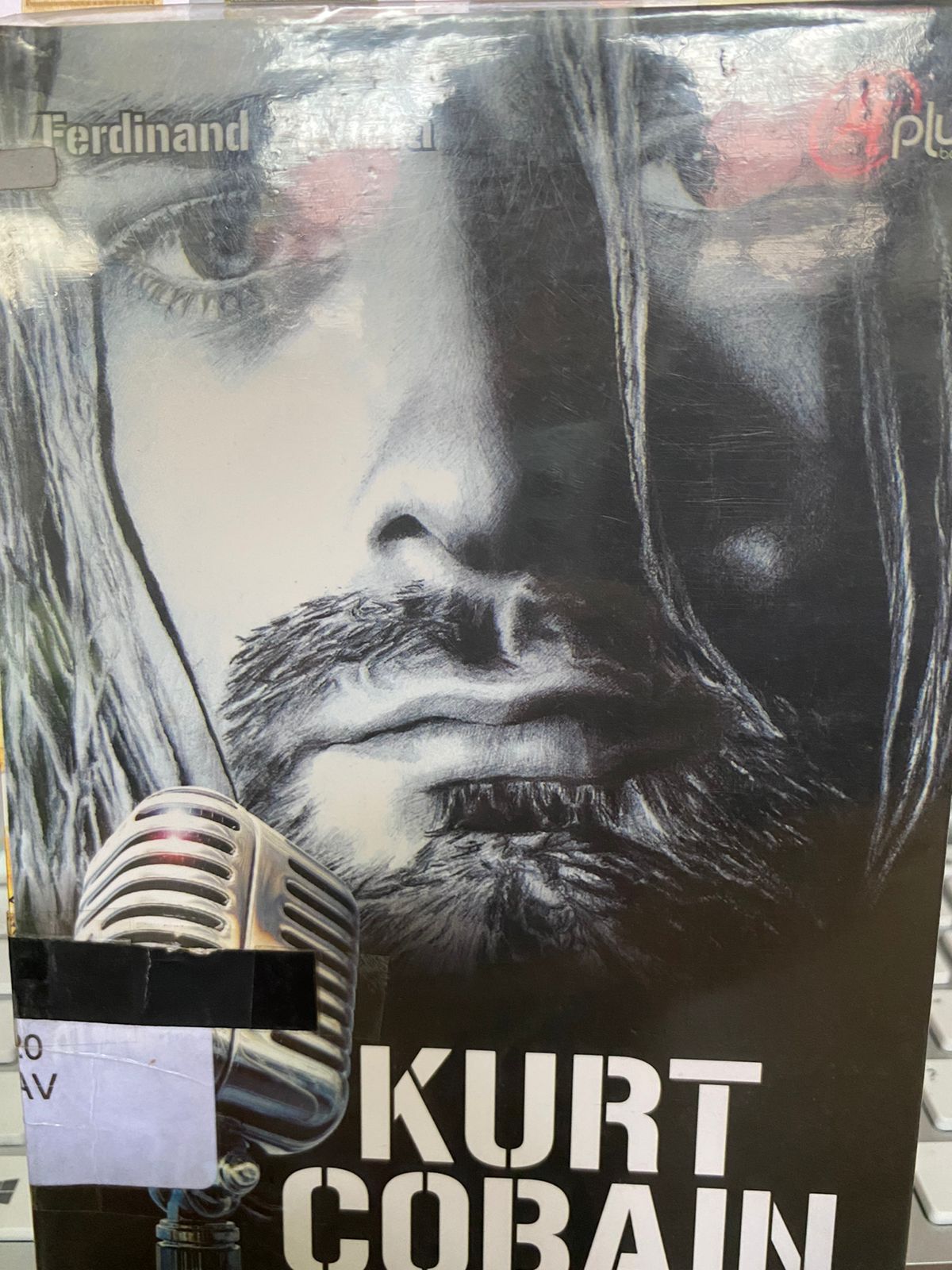 Sampul KURT COBAIN :  BIOGRAFI SINGKAT 1967-1994 / FERDINAND ZAVIERA