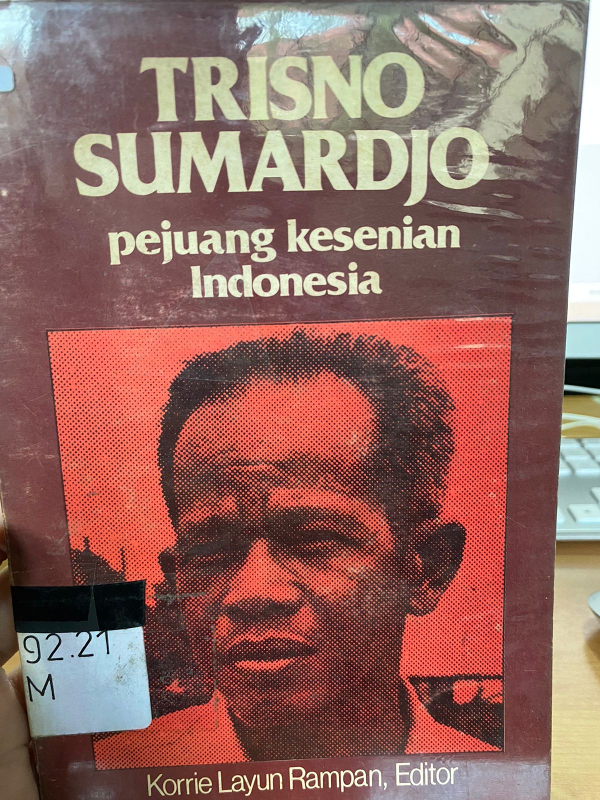 Sampul Trisno Sumardjo :  Pejuang Kesenian Indonesia / Korrie Layun Rampan